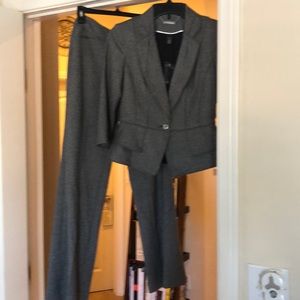 White House Black Market isn’t suit size 00